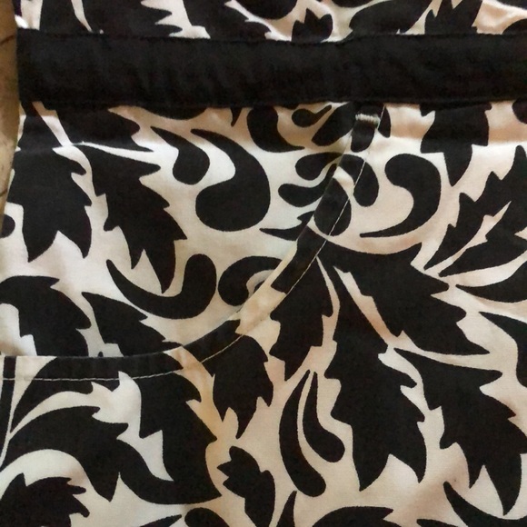 UA Scrubs size xs black and white scrub top - Picture 7 of 8